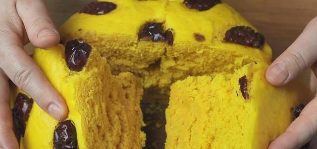 面粉别蒸馒头了,加半个南瓜,试试这样做,松软香甜,比面包好吃