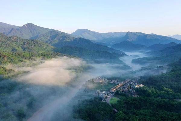 冷门|开启浪漫之旅 和TA在冷门的地方走一走｜封面天天见·逛姐出街