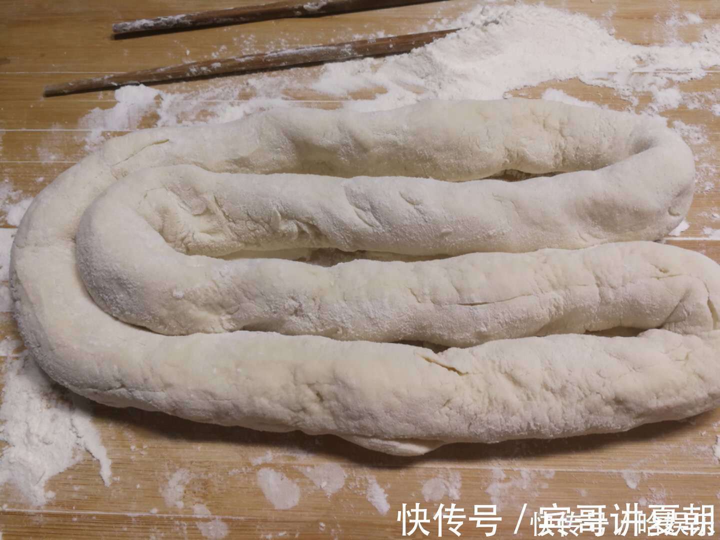 鸡蛋清|做饺子皮加鸡蛋、盐和面？换一样，饺子皮又薄又柔滑筋道，煮不烂