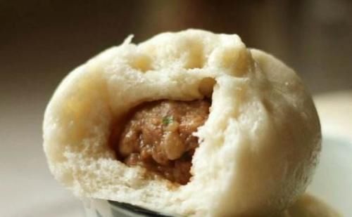 买面粉，别看牌子和价钱，只看袋子上有这行字，再便宜也是好面粉