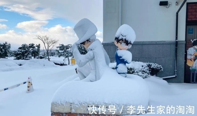 西瓜|雪后的柯南小镇，柯南大雪天吃西瓜，阿笠博士的爱车都被雪覆盖了