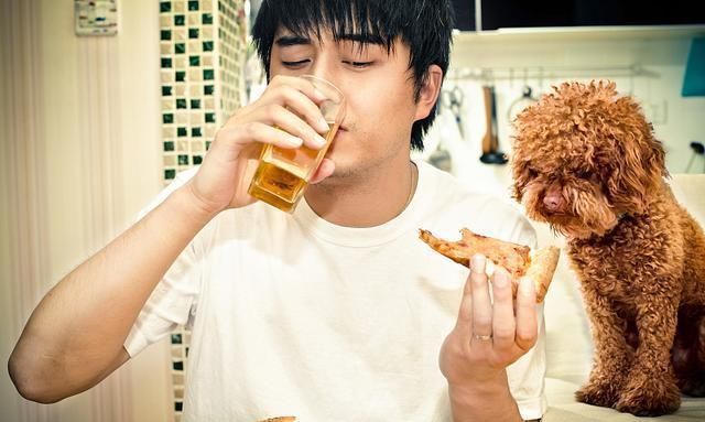 坏死|风湿科主任尿酸偏高的人,3种调味料不要碰,否则关节会坏死