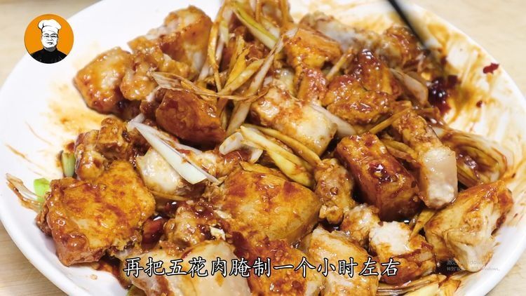 我家五花肉从不红烧，淋入2个鸡蛋，不炒也不炖，软糯不油腻