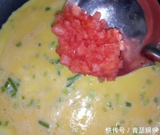 鸡蛋|1个西红柿、2个鸡蛋、3个人的早餐!