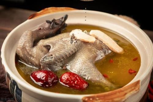 饱和脂肪酸|有心脏病、高血压能吃鸡肉吗？会升高胆固醇吗？医生实话实说