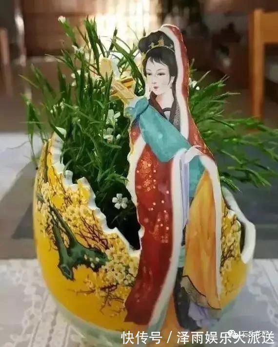 过年家里有“酒瓶”，教你10分钟做“花盆”，比买的还“好看”