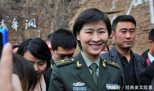 女航天员 中国首位女航天员刘洋是英雄,更是孩子的好母亲、父母的好女儿!