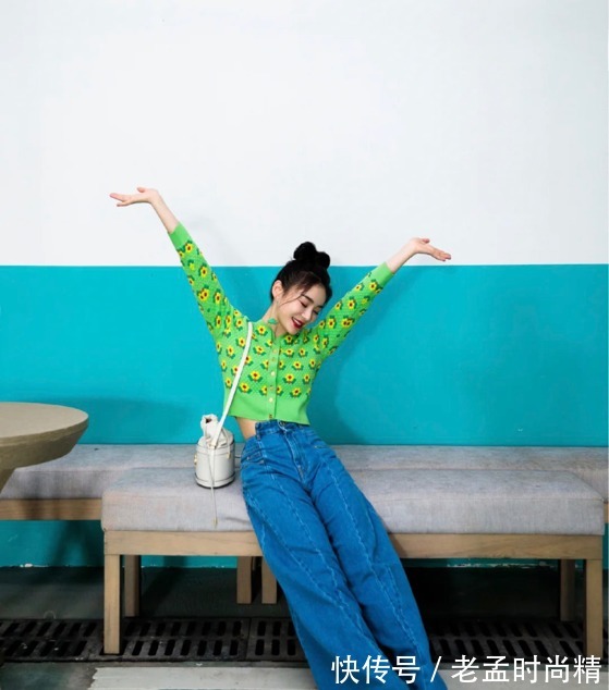 衬衫|初夏要穿得清爽有气质,学学清甜色彩的搭配