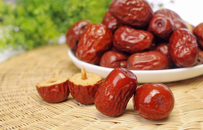 黑发|红枣和配它，女人常吃，白发变黑发，想排出身体毒素的可以试试