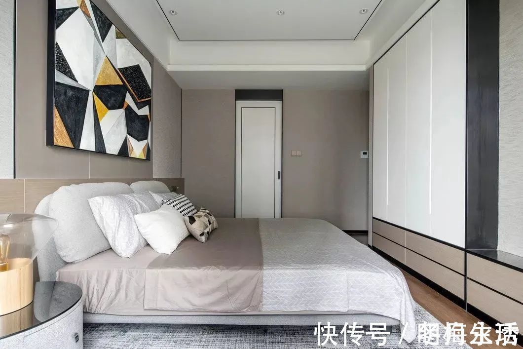 档次|246㎡现代大平层，简约大方的空间，时尚优雅的布置，高级档次