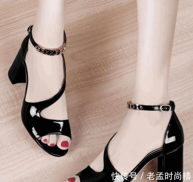 高跟鞋|刚发现一种“高跟鞋”,舒适时尚不累脚,穿在脚上更显女人味