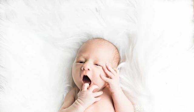 长辈|奶奶带孙子吃酒席,结束后成全村笑料,隔代育儿的这些痛谁知道