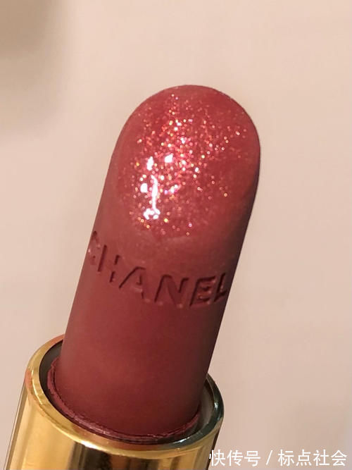 口红 好看到失语,这就是传说中最闪的那只口红吧!
