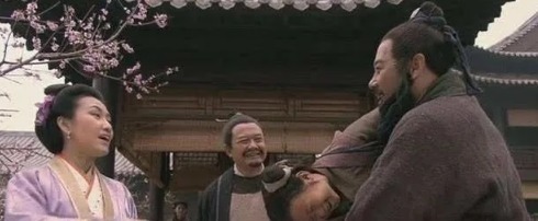 卢俊义$此人心比吴用还黑,表面善良,却在其他好汉落难时原形毕露