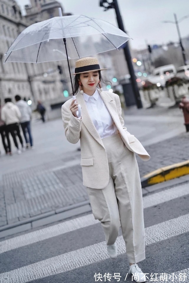 穿搭 30岁女人秋冬怎么穿?我从“3减+2加”搭配思路中,穿出了高级感