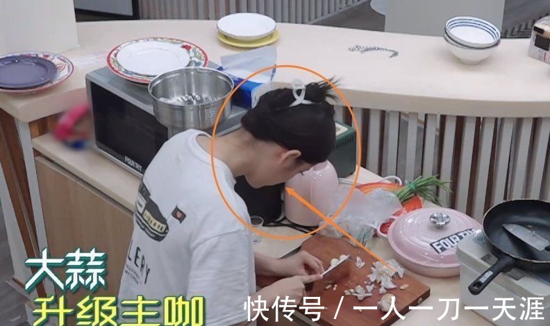 做饭|欧阳娜娜为嘉宾们做饭,当镜头对准出品拍,这厨艺确定没有搞错?