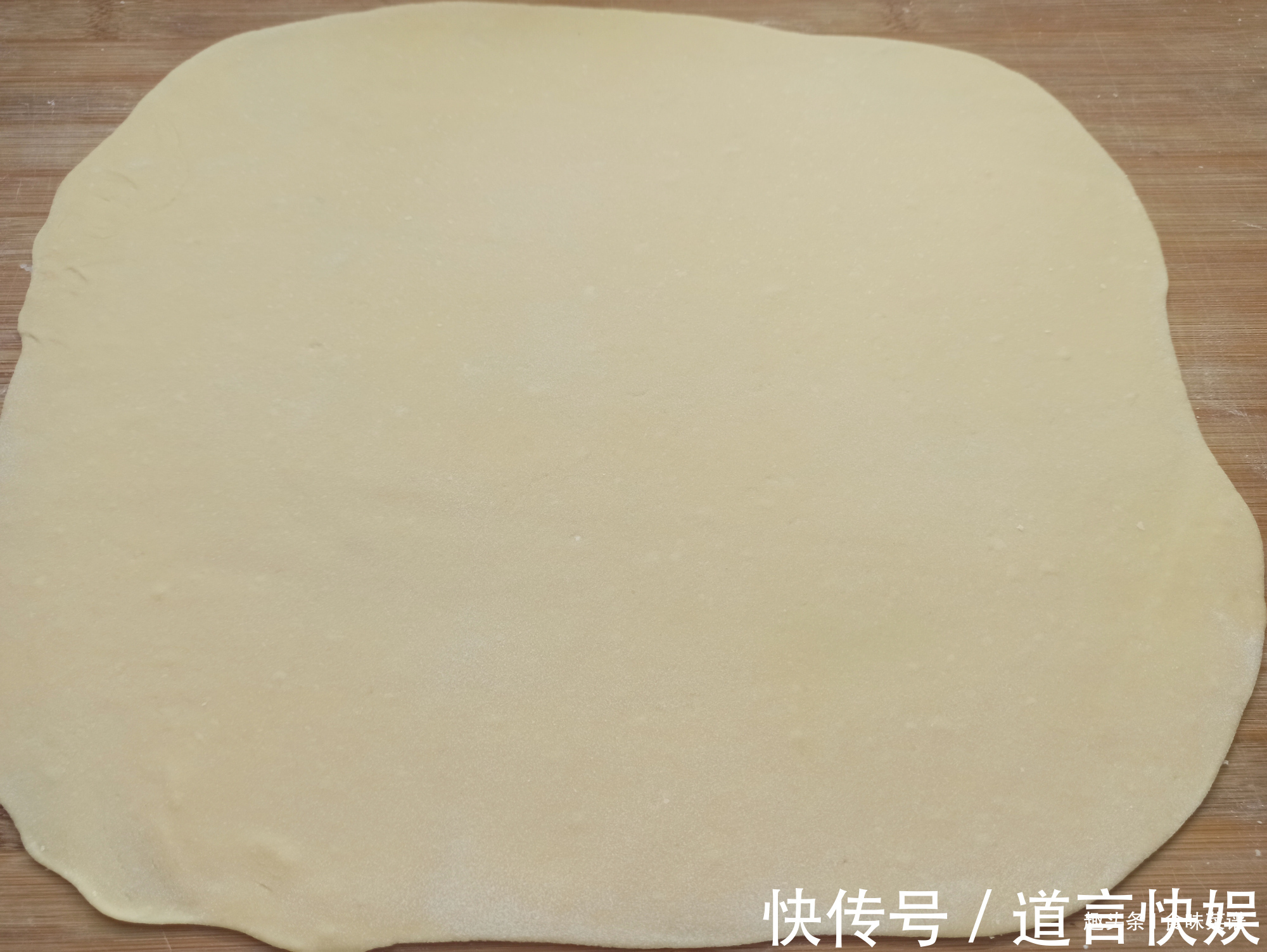 超好吃的挂霜小零食,超市卖10元1斤,教你在家做,成本只要2块钱