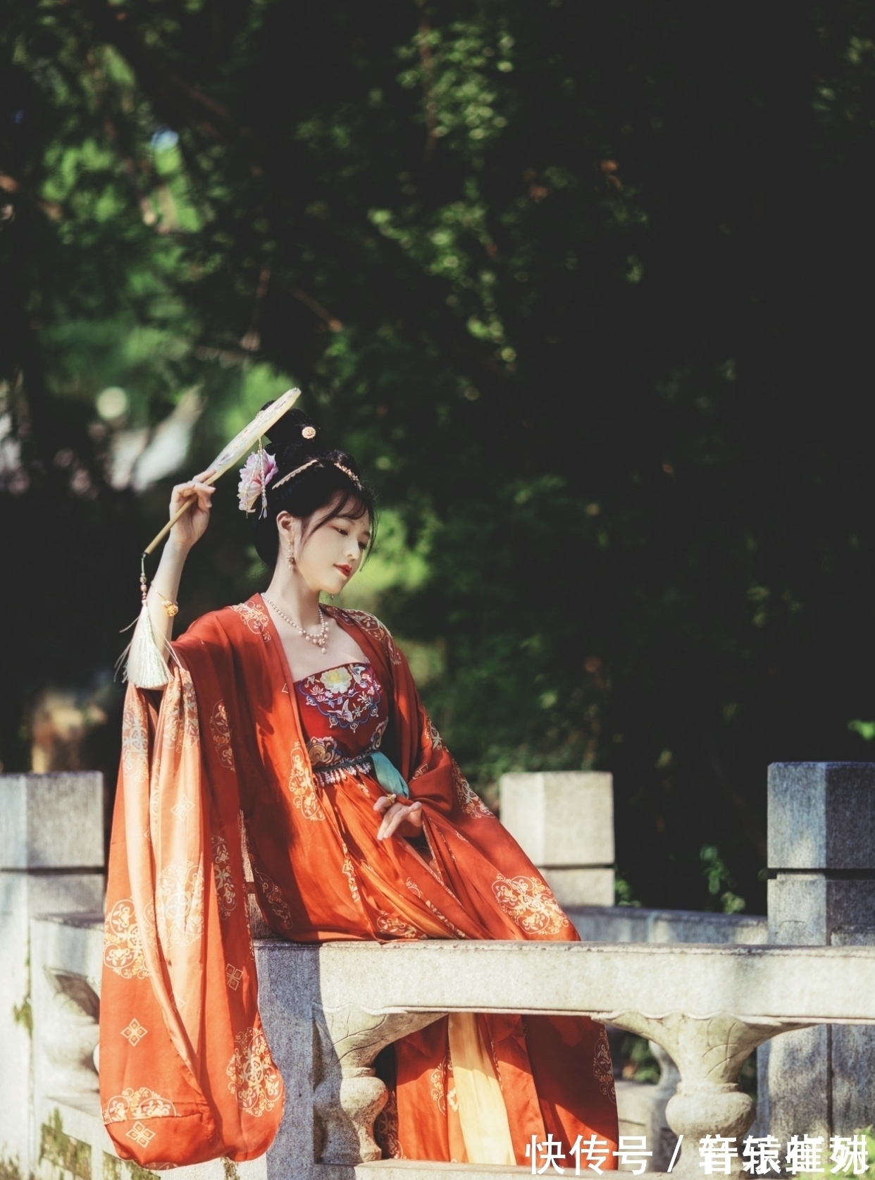 梨园&七绝·十二首丨几张人面如花瘦,几次多愁善感时?