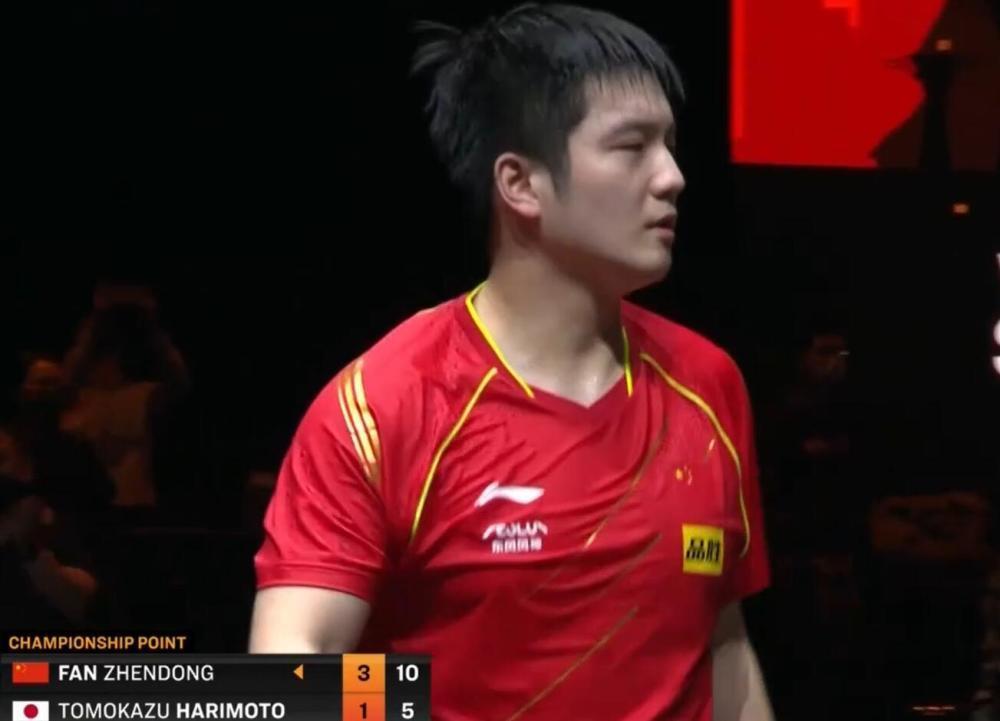 樊振東|有情有義!樊振東奪冠后,誰注意張本智和的舉動:東哥主動安慰