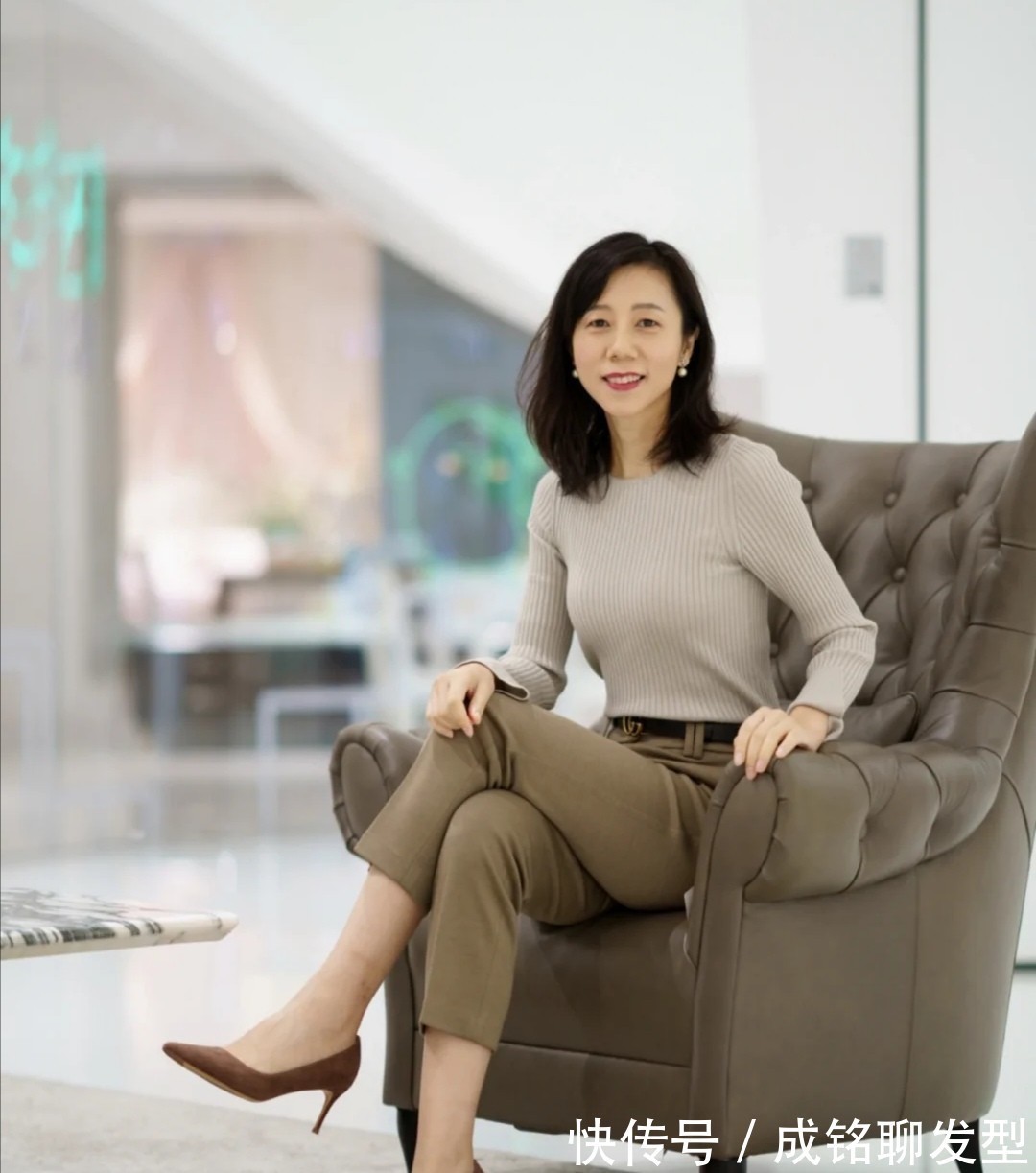 长大衣 中年女人穿搭要精不要多,有这“一衫一裙二衣”就足够,时尚减龄