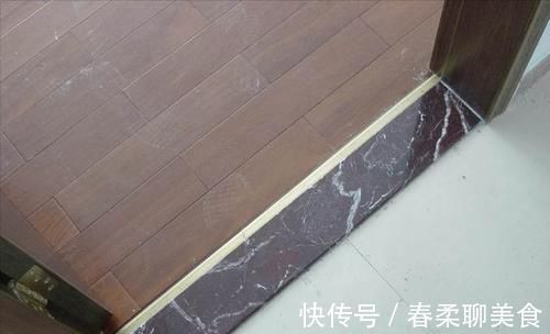 实用|装修卫生间别再做门槛石,如今都流行用它代替,好看又实用