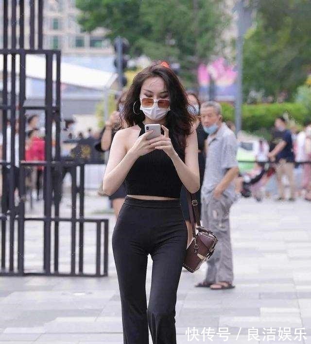 卫衣 打底裤永不过时,凸显时尚气质,时尚格调不局限!