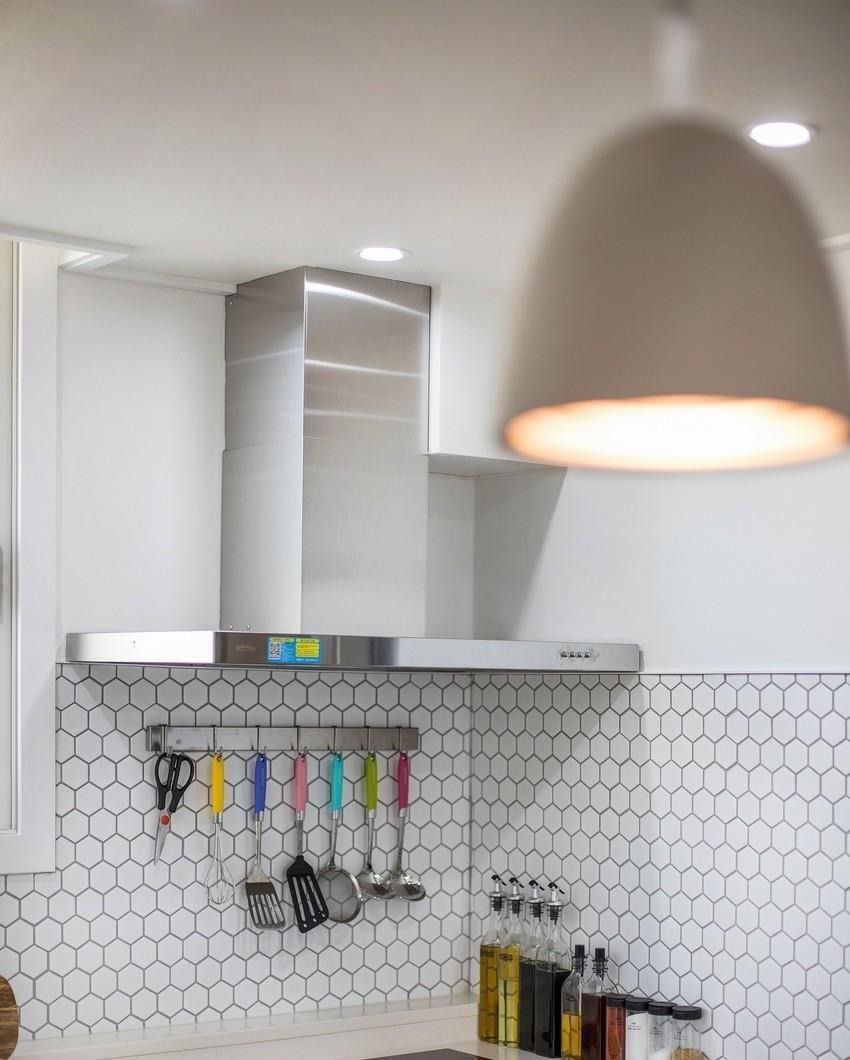 氛围感|理智选择“去客厅化”，只买一张沙发不做累赘设计，111㎡很舒服