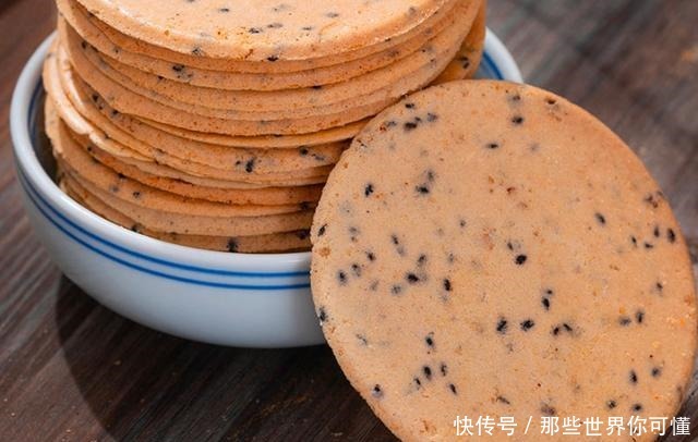 建议中老年人腊月备年货，家中常备这4样，好吃又健康