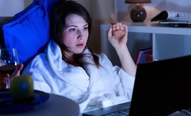 加速衰老的5种行为习惯,很多女生改不掉,难怪比同龄人要老得快