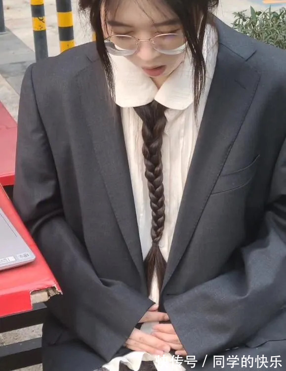 |今日段子:小伙年会中奖365天带薪年假,这算辞退吗?