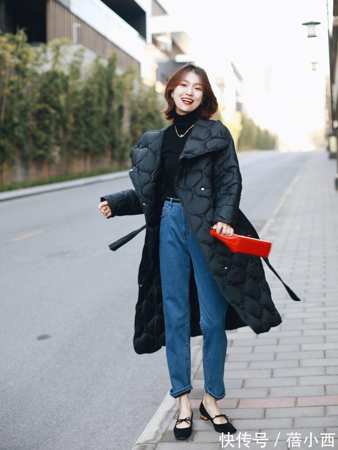 烟灰色|“长羽绒服”的高阶穿法来了,冬季选这4个颜色,显得年轻又优雅