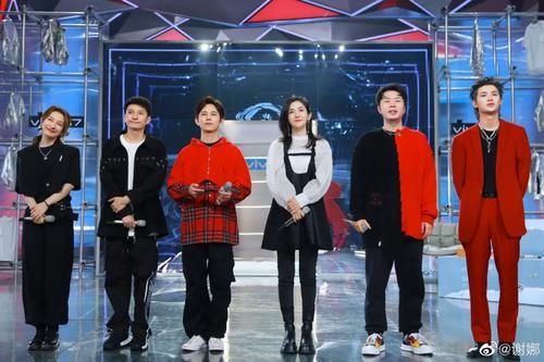 gif|取代谢娜3个月后,网友:因为她《快本》变好看了!