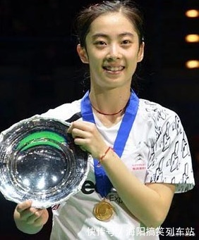 林丹|羽坛女神王适娴:17岁与谌龙私定终身,相爱10年甘愿为他退役生子