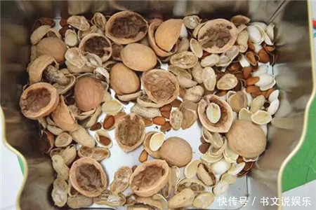 营养物质|家家都有的4种“生活垃圾”，不发酵垫盆底，都是养花“万能肥”