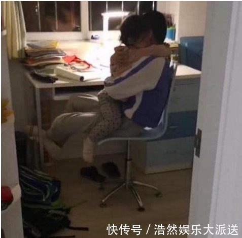 淡定|女儿被母亲批评，连忙跑到哥哥房间，哥哥的动作，让大家不淡定