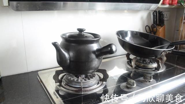 煤气灶的左边不能炒菜？我也才知道，多亏燃气师傅提醒，涨知识了