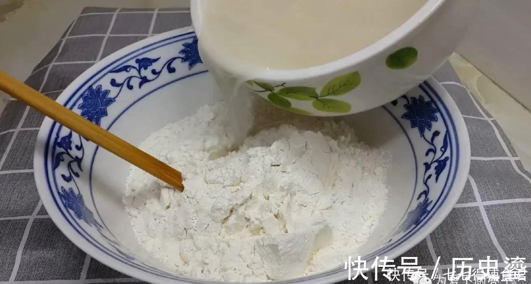 红薯馅饼|红薯别只会烤着吃了，锅里蒸一蒸，个个松软香甜，想吃都买不到