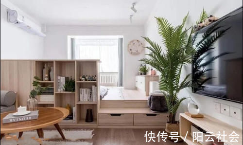 改造|小夫妻爆改老破小！阳台外扩打张榻榻米，直接把卧室装进客厅里！