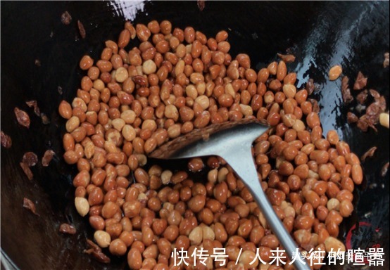 今天才知道，炒花生米不能先放油，教你饭店的诀窍，更香脆不返潮