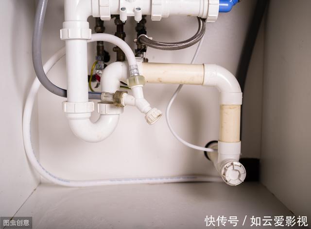 妙招|下水道又被油污堵住，别再用热水冲了，一个小妙招，让它顺畅无阻