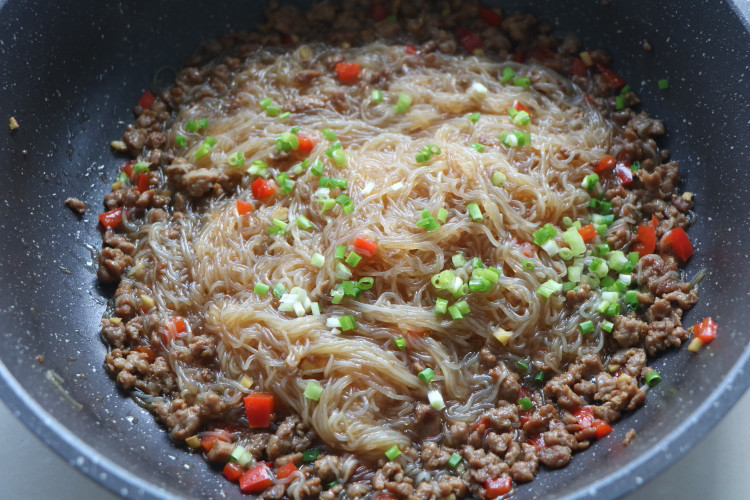 女儿就馋这道菜，三天两头吵着要吃，贵点没事，比肉营养