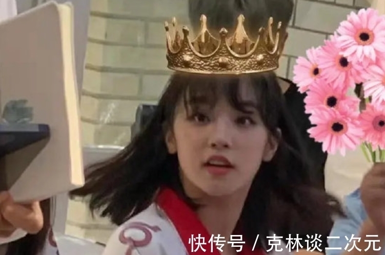 宋雨琦回高中母校，打卡最愛的披薩店，這尺寸確定吃得完？