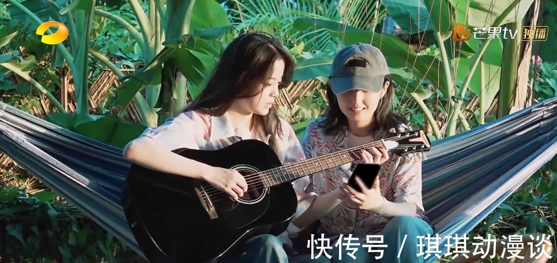 双标|《向往5》刚收官，欧阳娜娜张子枫合体上热搜遭喷，网友双标了！