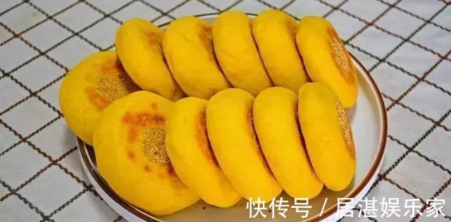 南瓜饼别炸着吃了，教你新做法，无水无油，蓬松柔软，孩子很爱吃
