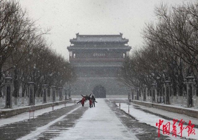 冒雪|北京迎来2022年第一场雪