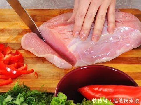 不管炒什么肉,直接下锅是不对的,牢记3点,肉片更嫩滑更入味