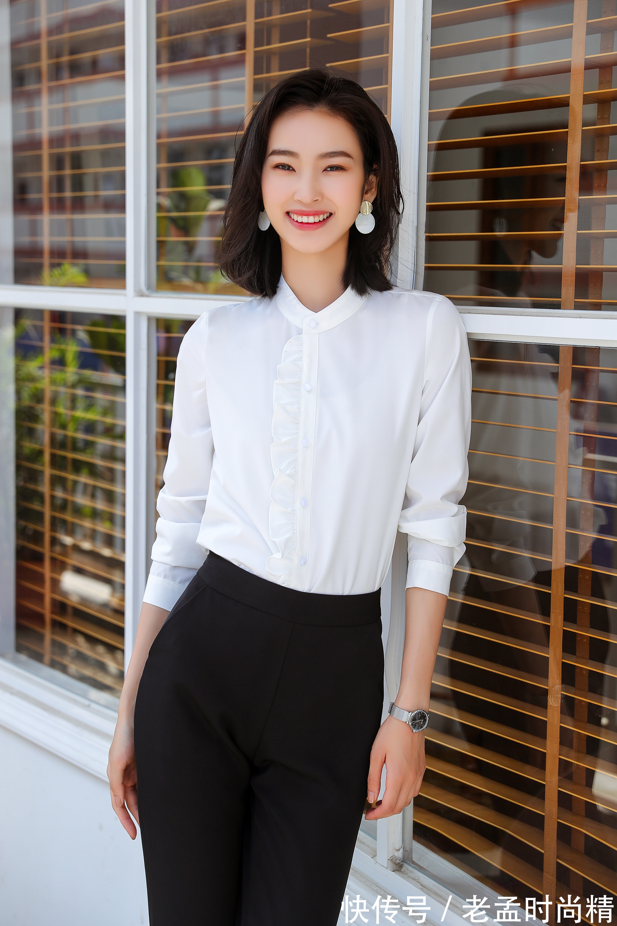 职业套装 黑色衬衫职业套装非常推荐