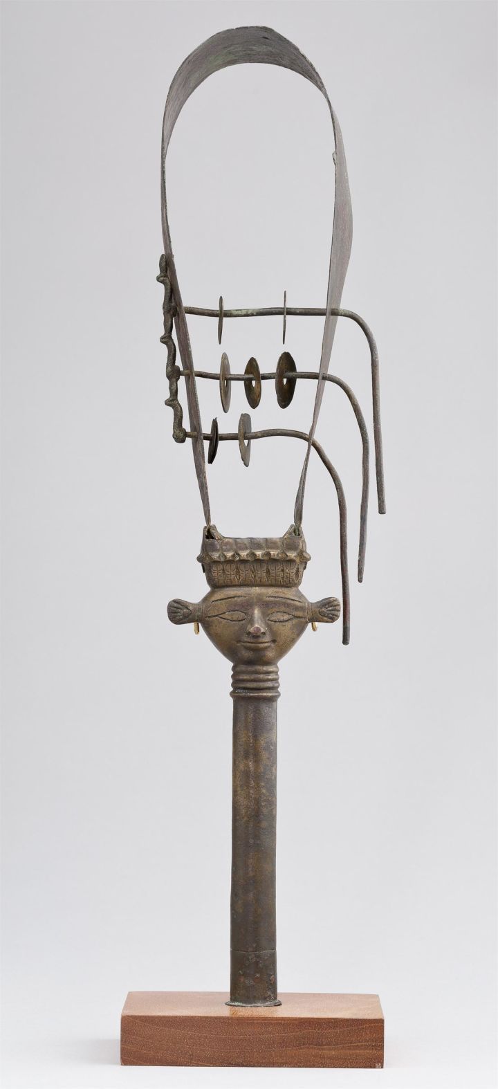 博物馆|大都会博物馆有一件“谜”样彩陶,专家说,它是一件消失的古乐器