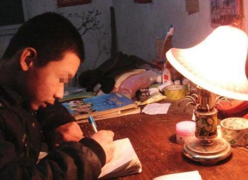 学习习惯|儿子被罚写“罗”字,宝妈拍照上传朋友圈,亲戚:这字会跳舞