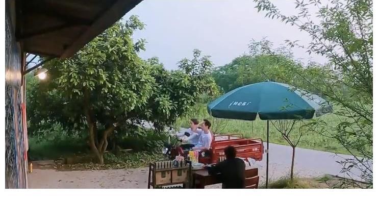 向往5|《向往5》下期：蘑菇屋一家翻身成仓库股东，艺兴彭彭太狂了！
